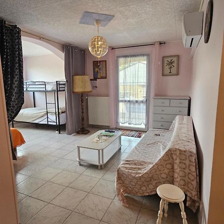Gite Esprit Etape Saint-Barthelemy-de-Vals Екстер'єр фото