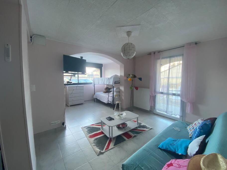 Gite Esprit Etape Saint-Barthelemy-de-Vals Екстер'єр фото